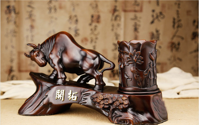 牛擺件主運勢如虹，事業騰飛