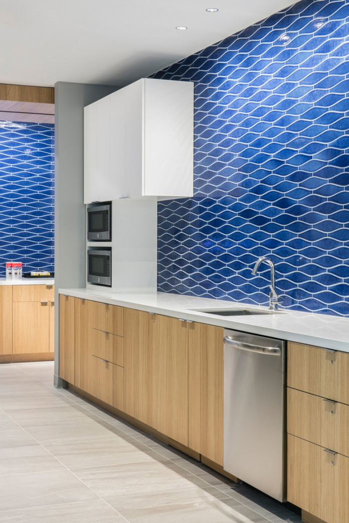 外貿(mào)公司辦公室茶水間裝修設(shè)計效果圖