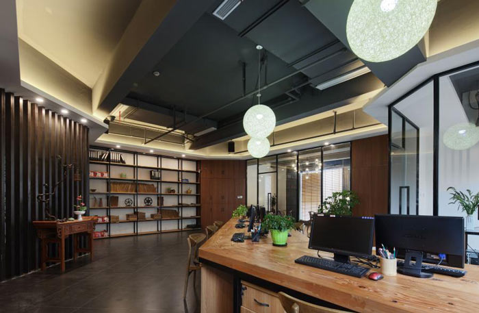 進出口貿易公司辦公室隔斷區裝修設計效果圖