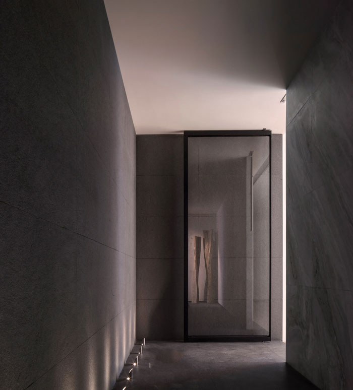 新中式辦公室進門隔斷裝修設計效果圖