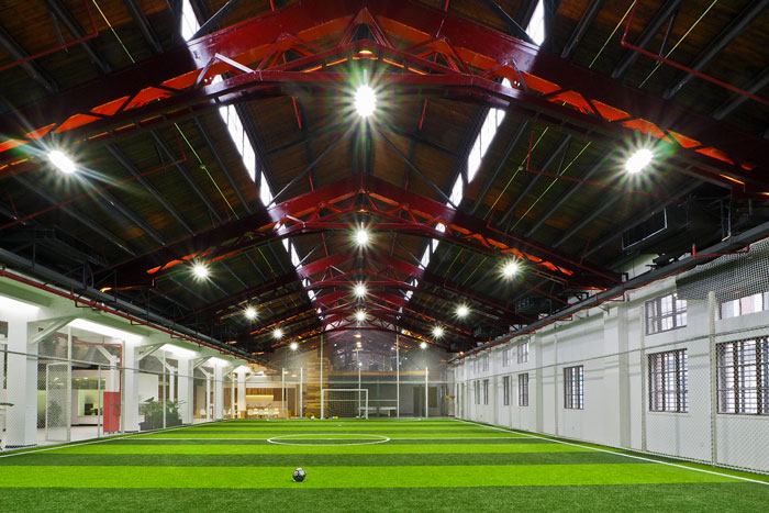 實(shí)業(yè)投資公司辦公室足球場裝修設(shè)計(jì)效果圖