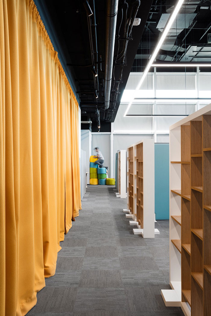 1100平方辦公室過(guò)道裝修設(shè)計(jì)效果圖