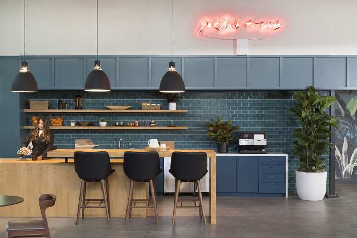 4000平方辦公室吧臺裝修設計效果圖