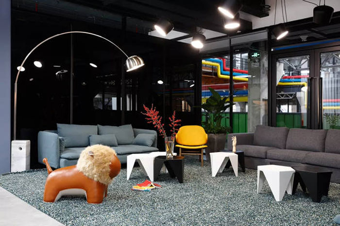 廢舊工廠改造辦公室休息區(qū)裝修設計效果圖