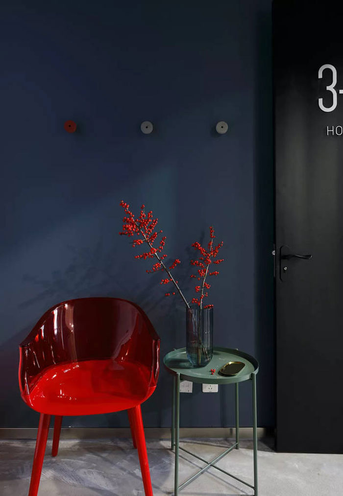 廢舊工廠改造辦公室交流區(qū)裝修設計效果圖