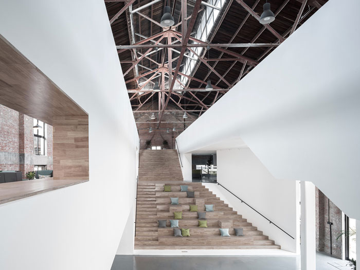 廠(chǎng)房改造辦公室樓梯裝修設(shè)計(jì)效果圖