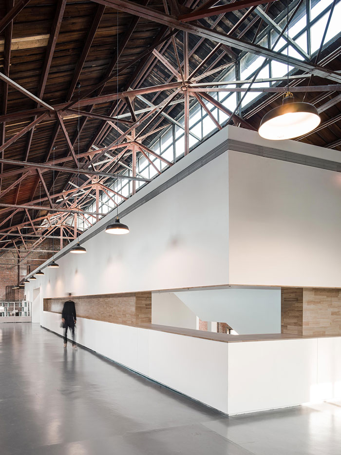 廠(chǎng)房改造辦公室二樓過(guò)道裝修設(shè)計(jì)效果圖