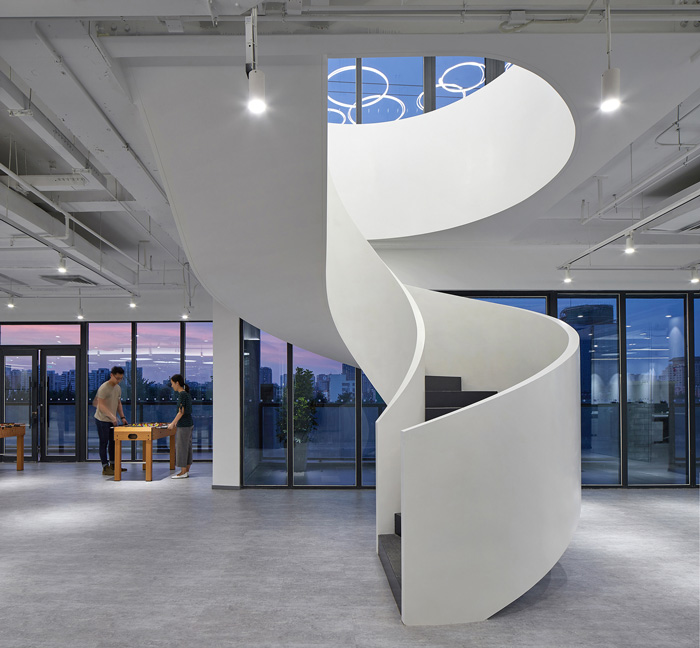 科技辦公樓旋轉樓梯裝修設計效果圖