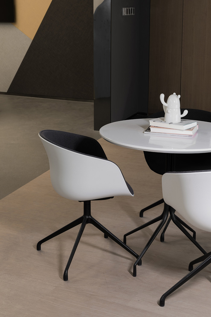 產業園辦公室交流區裝修設計效果圖