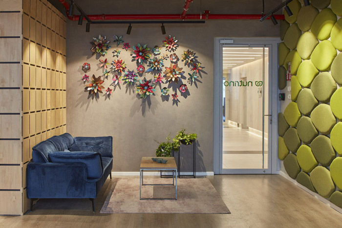 營養科技公司辦公室進門區設計方案